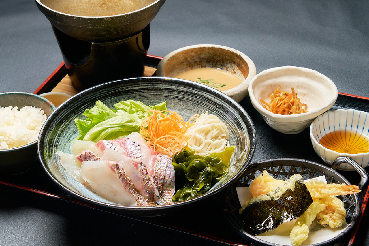 海鮮 れすとらん 勘 八 屋