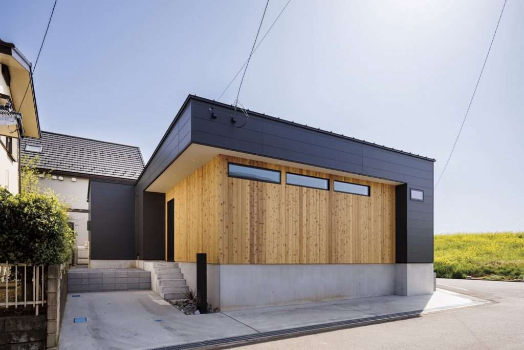 ガルバリウムとレッドシダーのジャパンディなお家