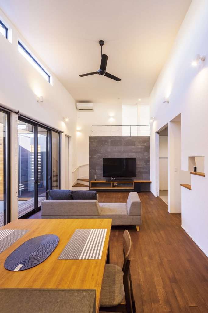 シーリングファンのあるリビング