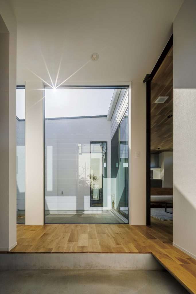 ガルバリウムとレッドシダーのジャパンディなお家