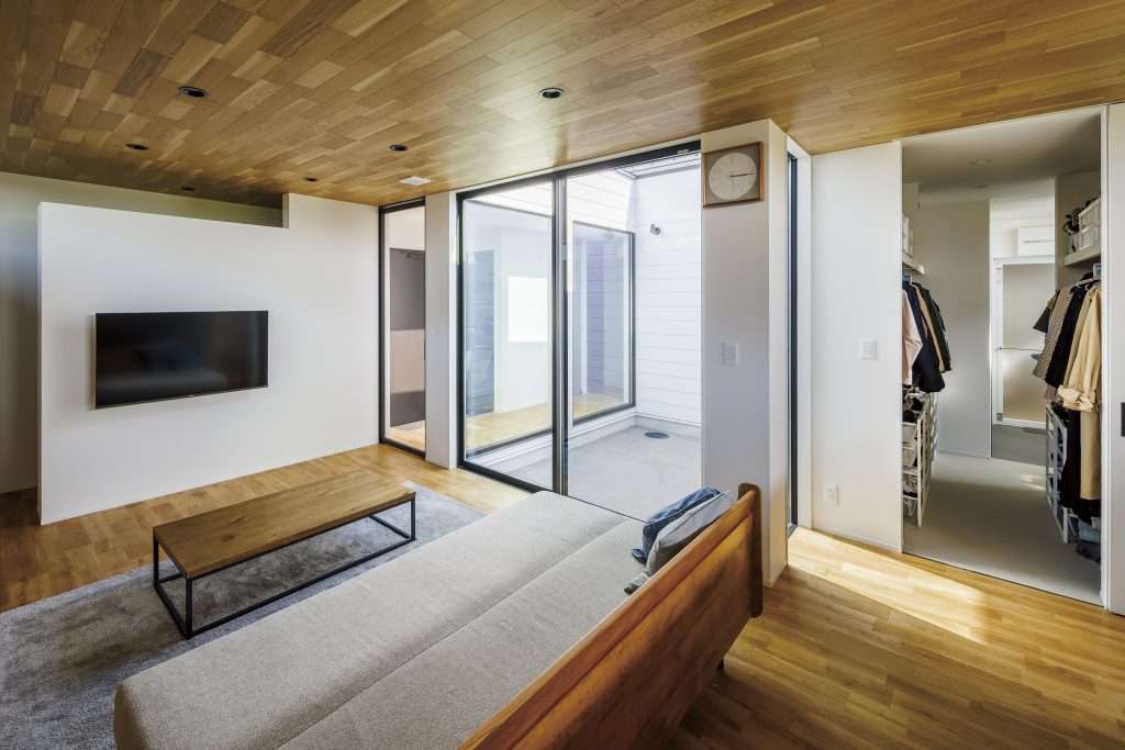 ガルバリウムとレッドシダーのジャパンディなお家