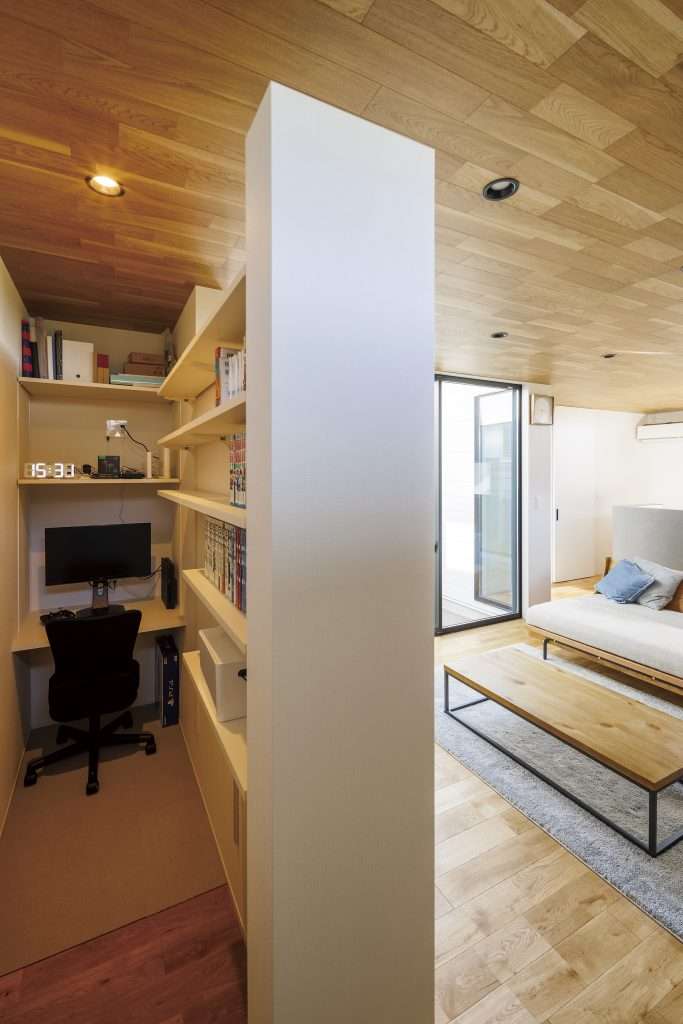 ガルバリウムとレッドシダーのジャパンディなお家