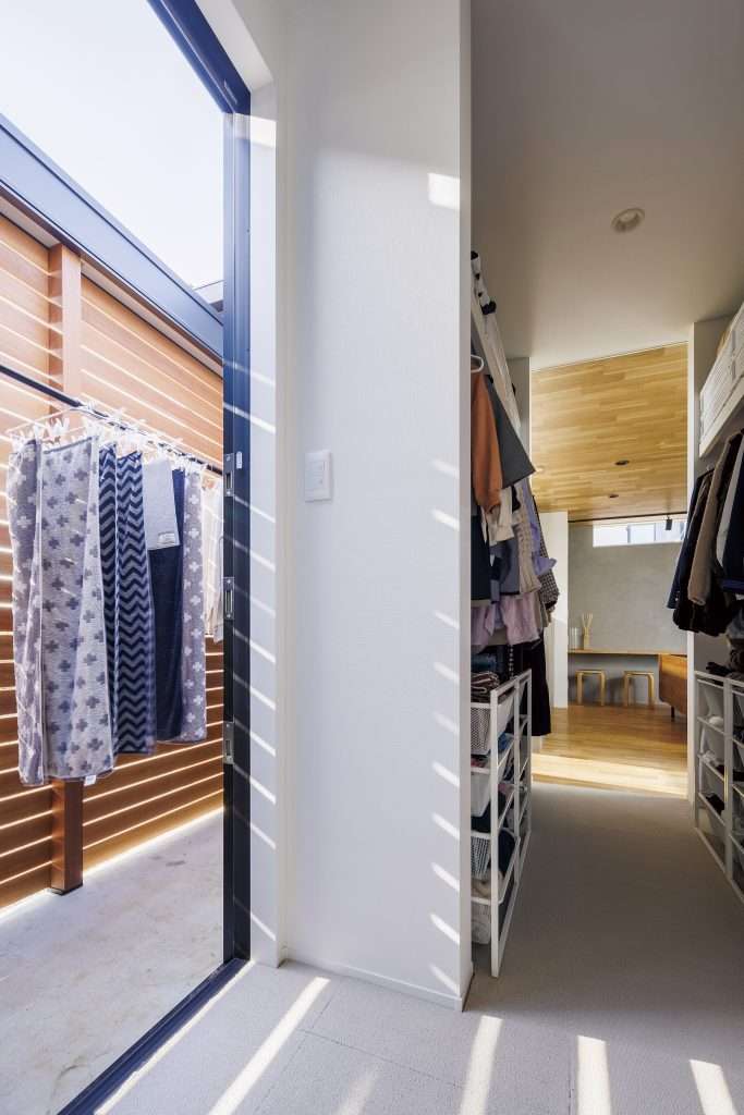 ガルバリウムとレッドシダーのジャパンディなお家