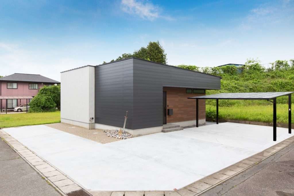 モノトーンでシンプルカッコイイ平屋のお家