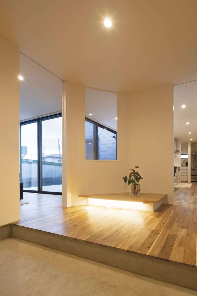 開放的な庭で家族みんなが楽しめるお家