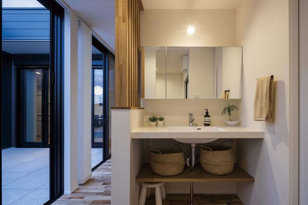 開放的な庭で家族みんなが楽しめるお家