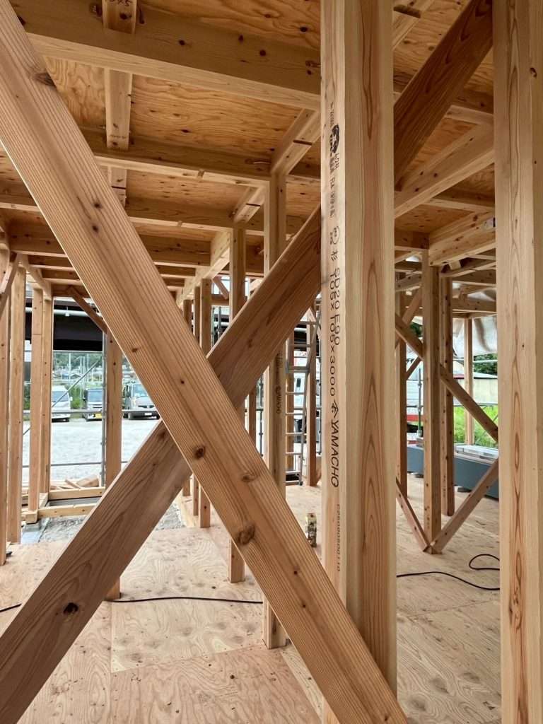 大地震の後も住み続けられるお家上棟しました