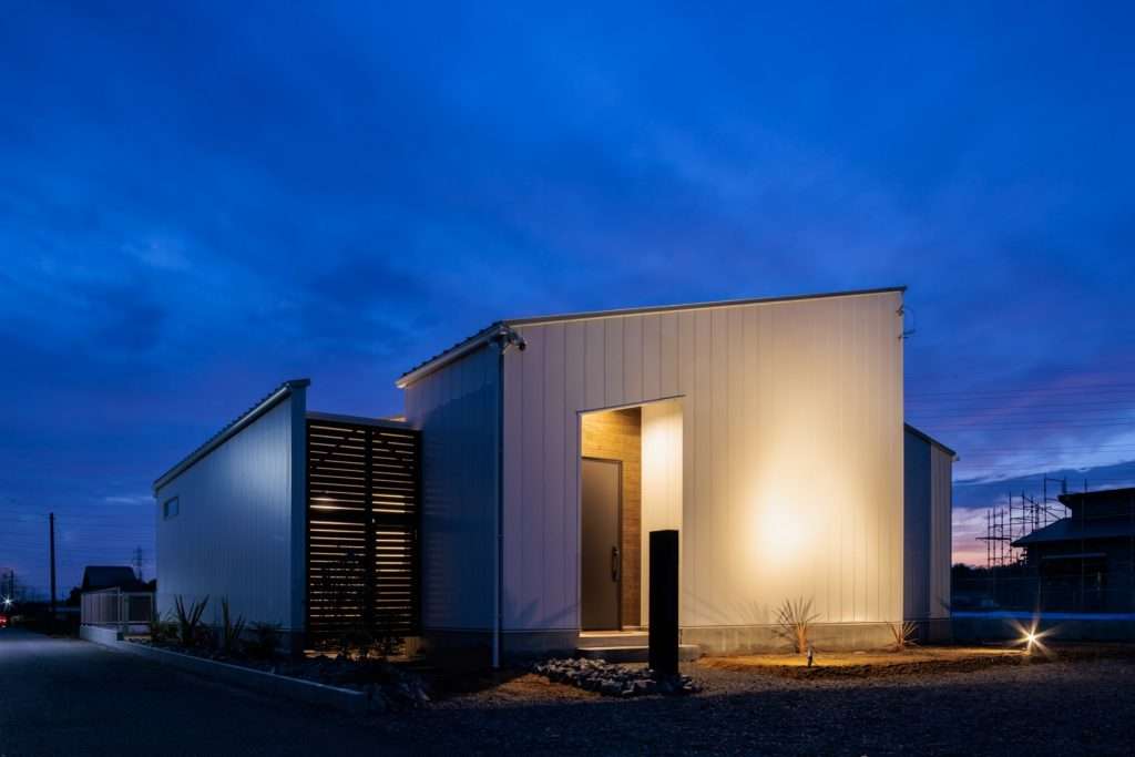 吹き抜けと中庭で圧倒的開放感のお家