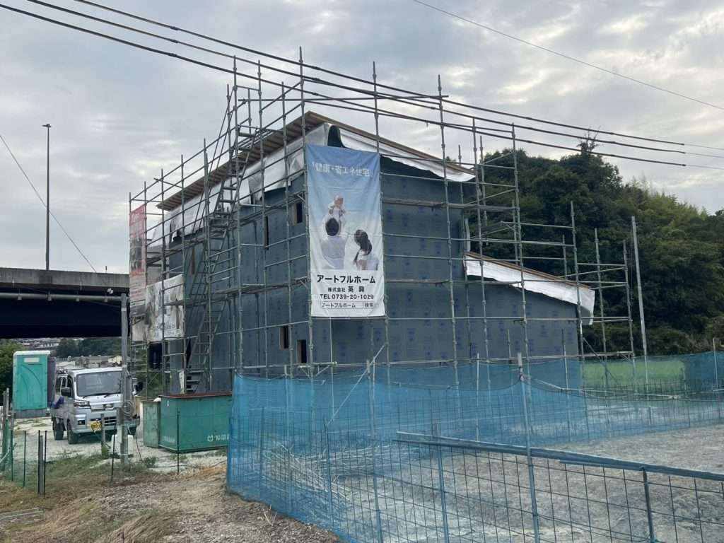 上棟で一気にお家らしくなり、木の香りに包まれます～現場レポート