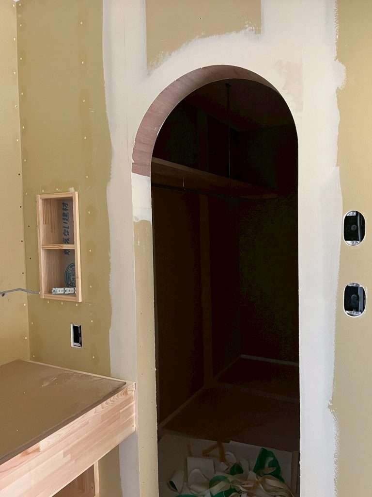 R垂れ壁で柔らかな雰囲気に現場リポート