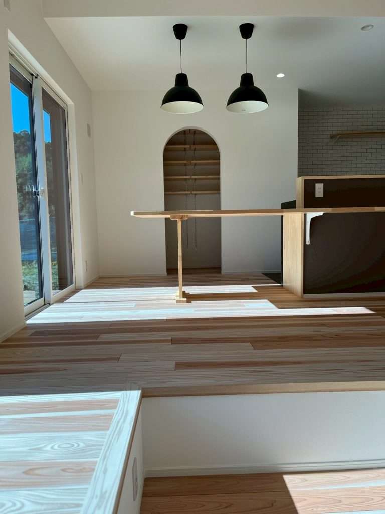 完成まであと少し。ダウンリビングのある住まい