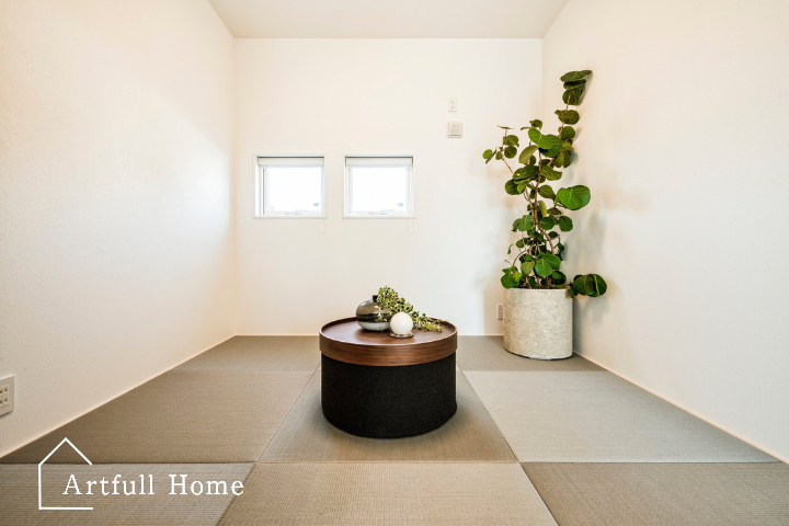 ダイニングとゆるやかにつながる畳スペース