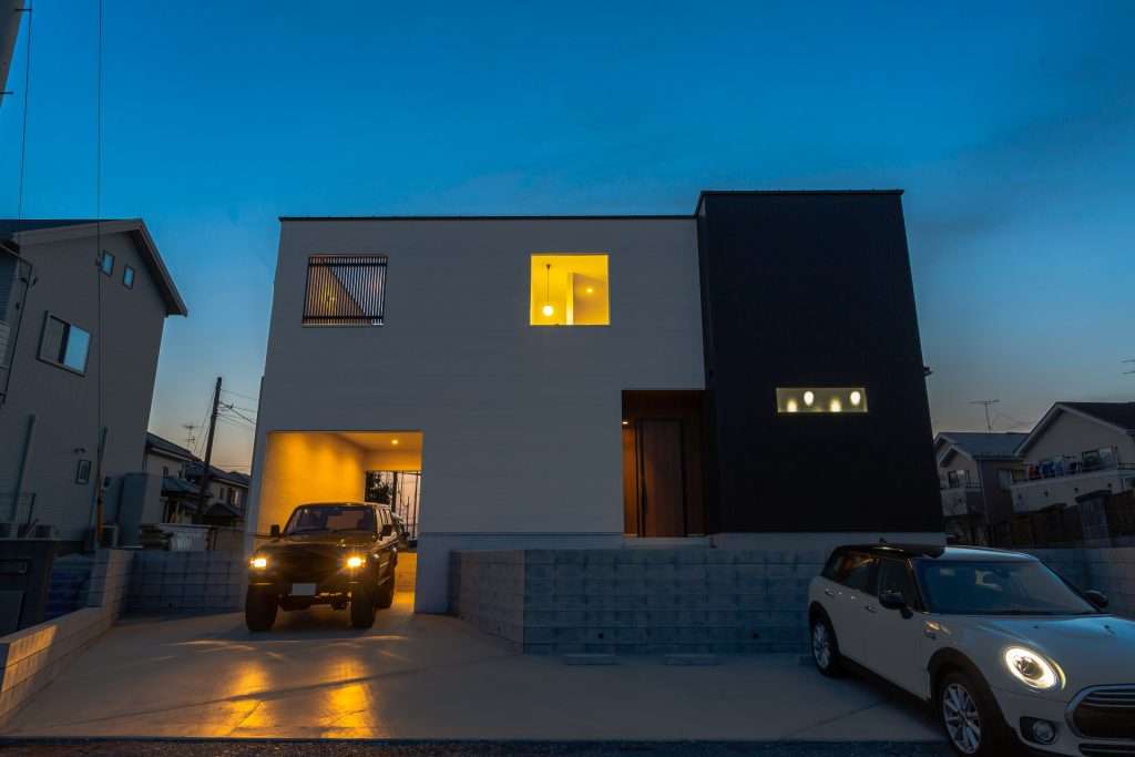 夜の外観が美しい家づくり｜照明計画で変わる住まいの印象と安心感