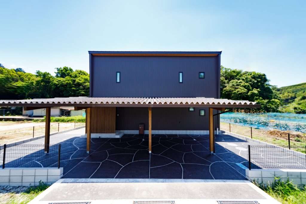 木製カーポートの魅力とは?住まいを引き立てるデザインと実用性を両立
