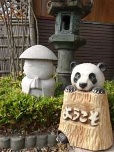 13 チェーンソーアート世界一 城所ケイジさんの作品（パンダ）