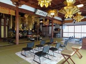 20 本堂内　椅子席